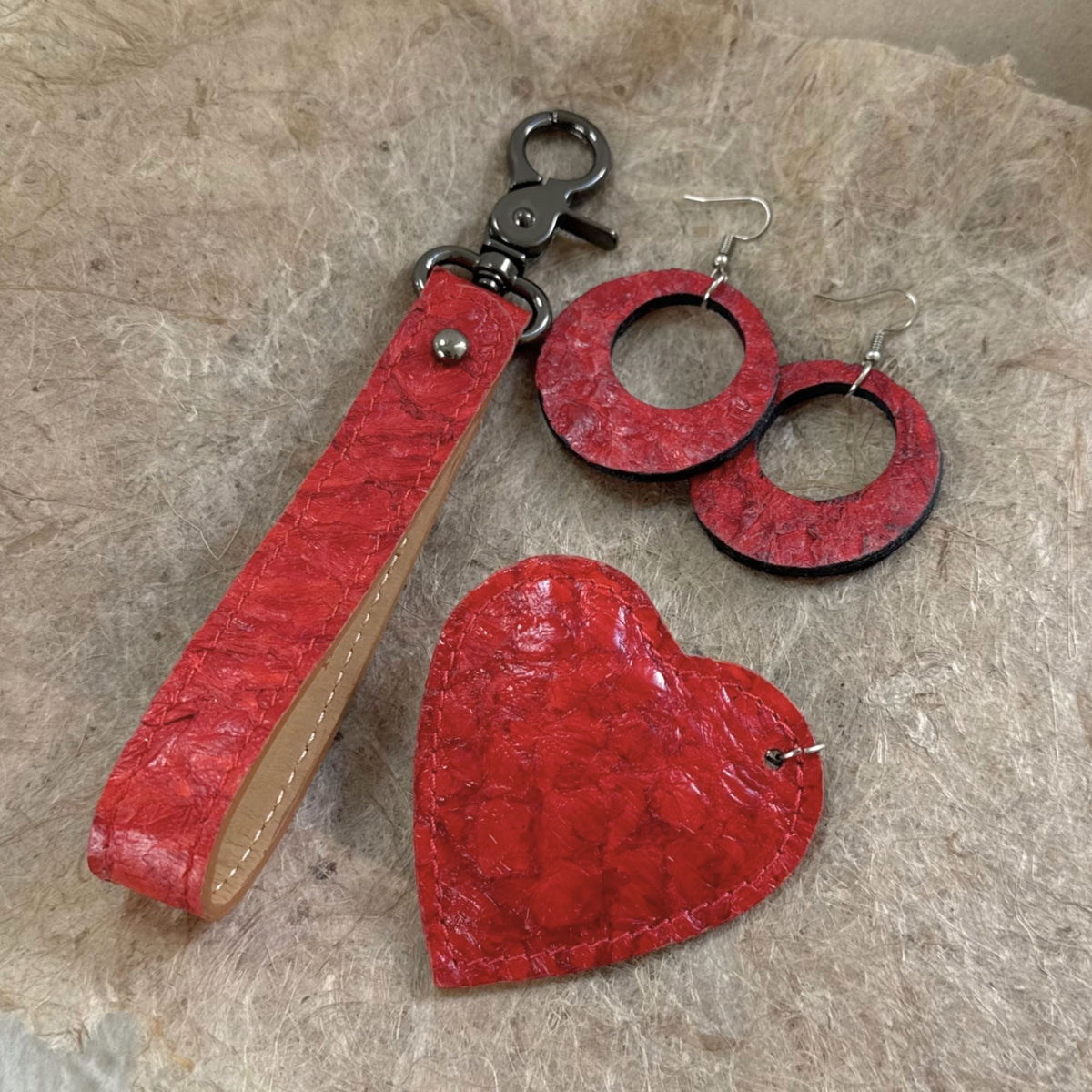 Fish Leather Jewelry Set · Key Fob, Earrings, Heart · red