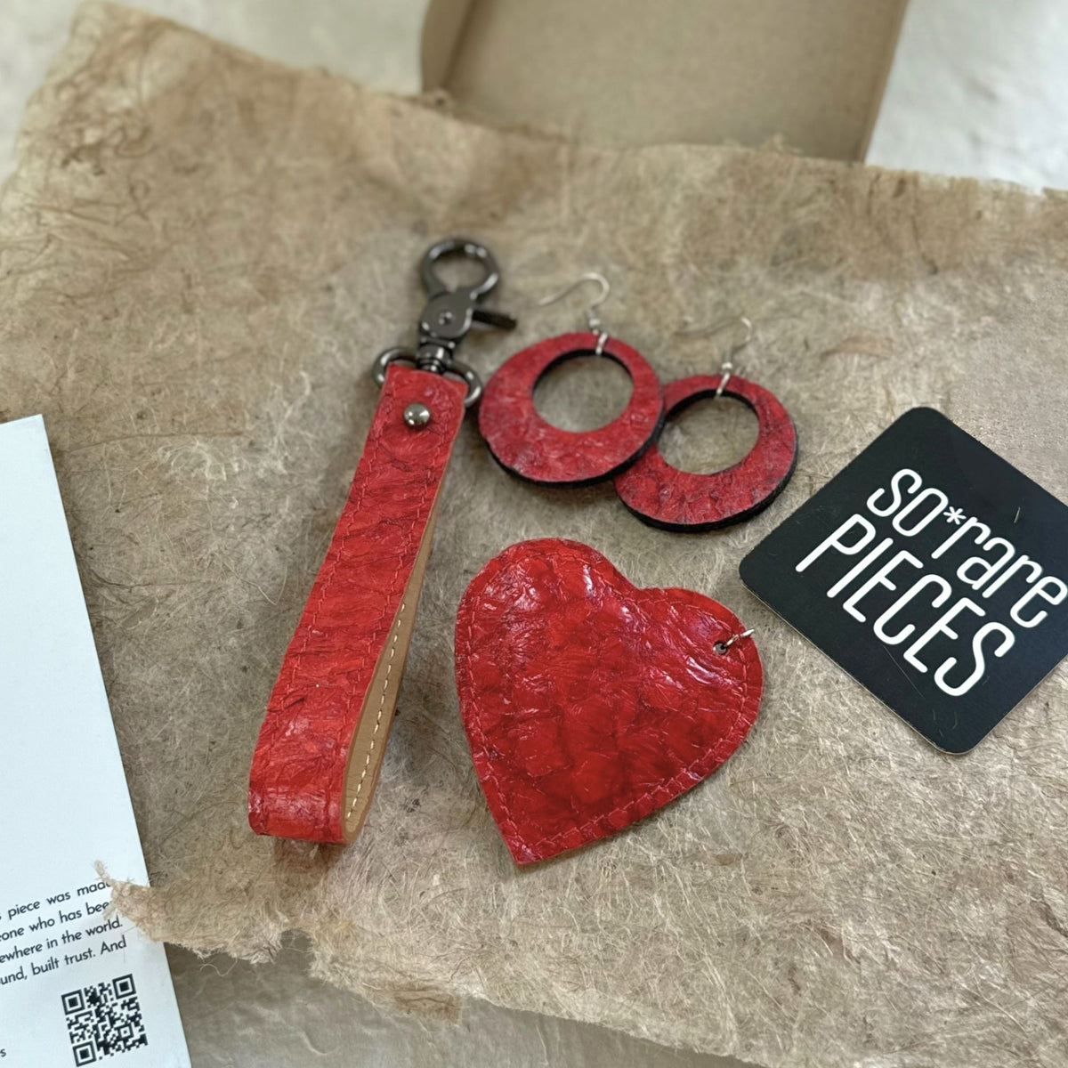 Fish Leather Jewelry Set · Key Fob, Earrings, Heart · red