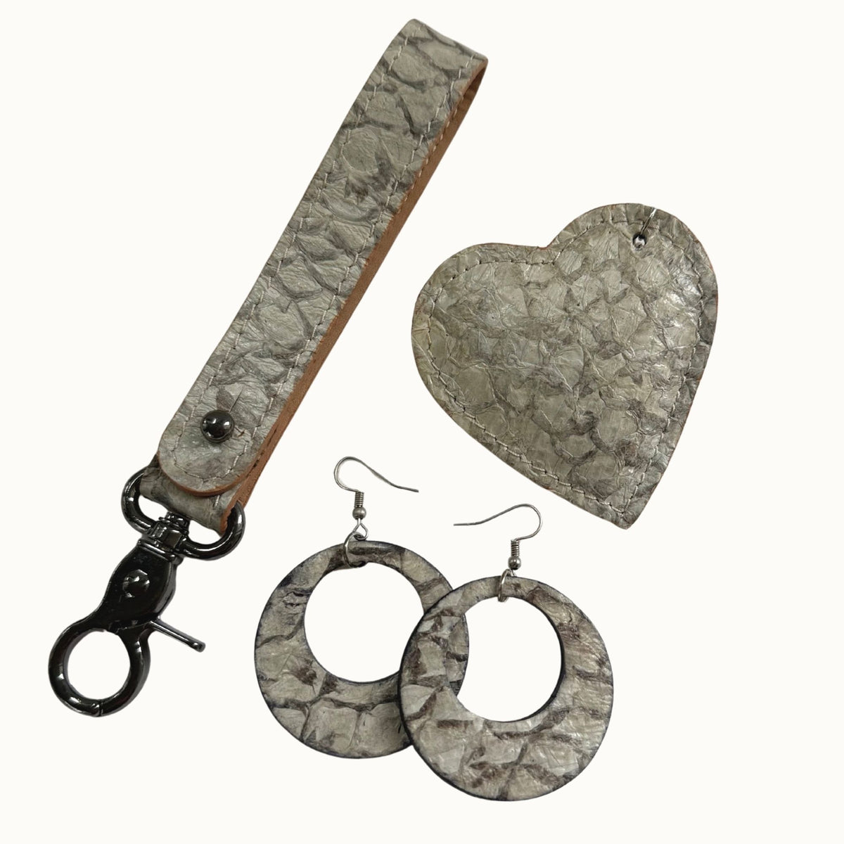 Fish Leather Jewelry Set · Key Fob, Earrings, Heart · natural white