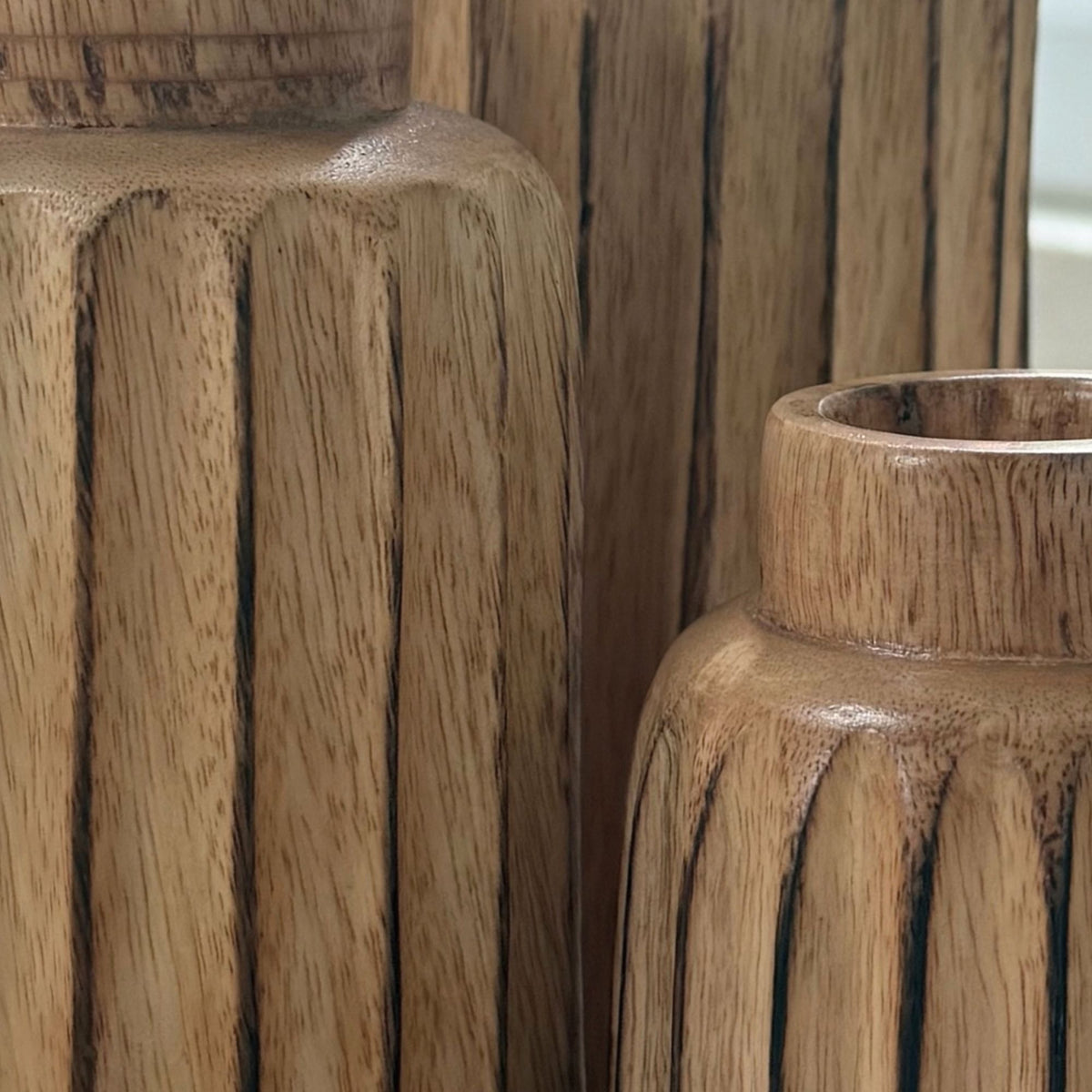 Hand-carved Mango Wood Vase Set · Natural