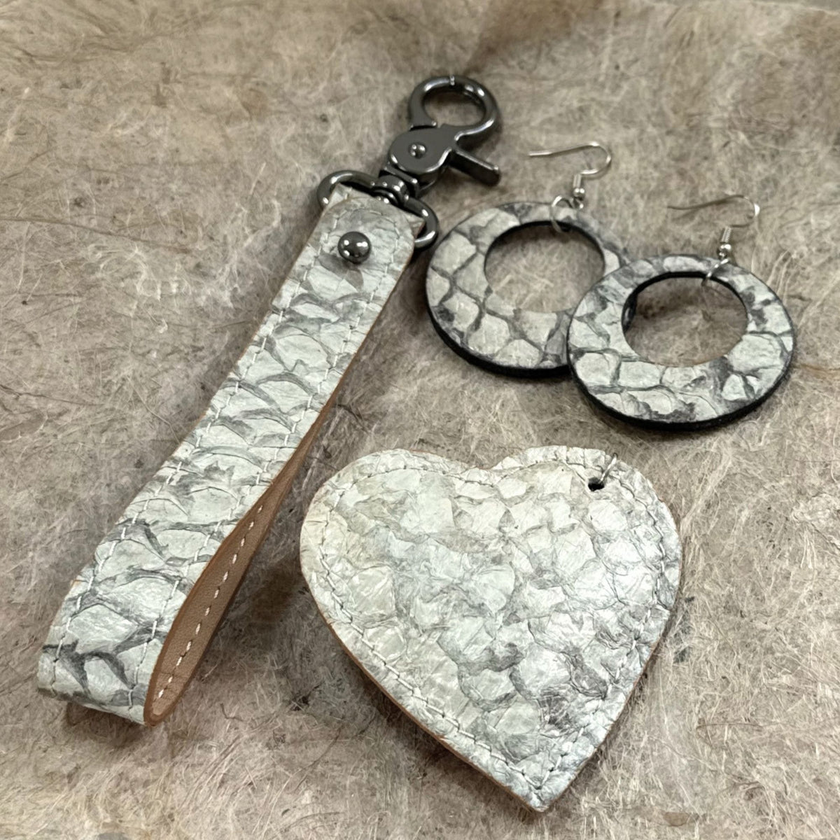 Fish Leather Jewelry Set · Key Fob, Earrings, Heart · natural white