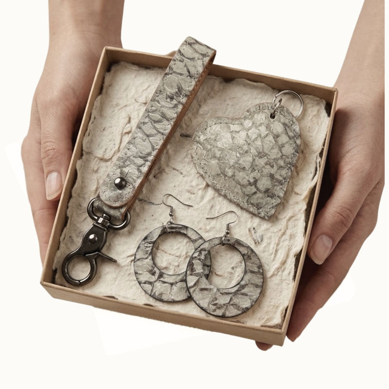 Fish Leather Jewelry Set · Key Fob, Earrings, Heart · natural white