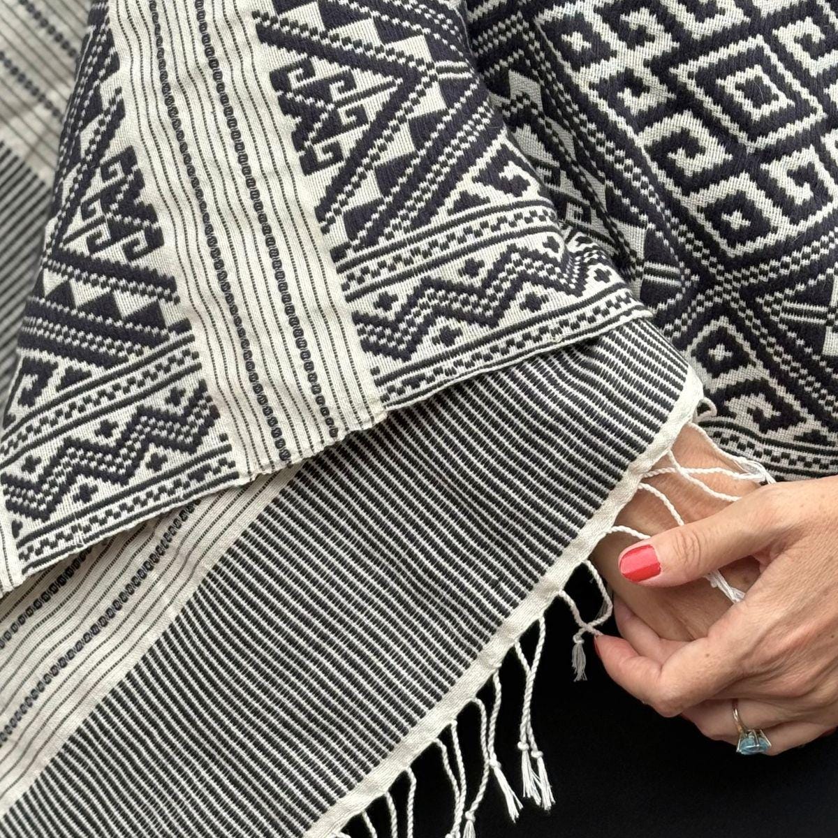 Khit Cotton Scarf · Black & White · 80 × 200 cm