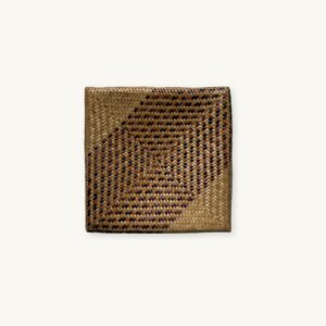Handwoven Krajood seagrass lidded storage box, approx. 28 × 28 × 8 cm, handmade in Thailand - So Rare Pieces.